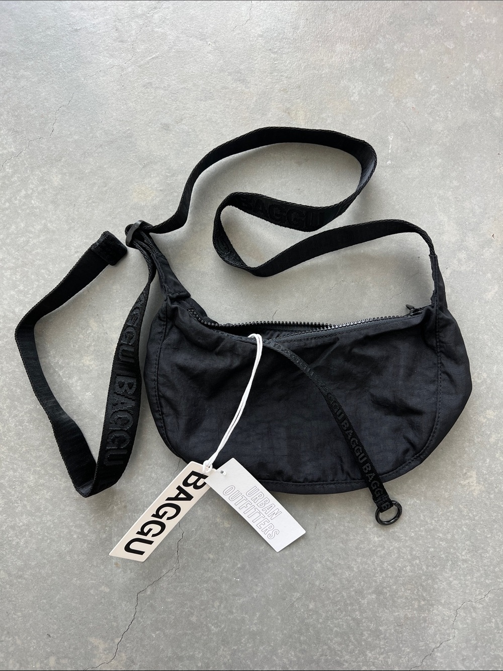 BAGGU Black Crescent Crossbody
